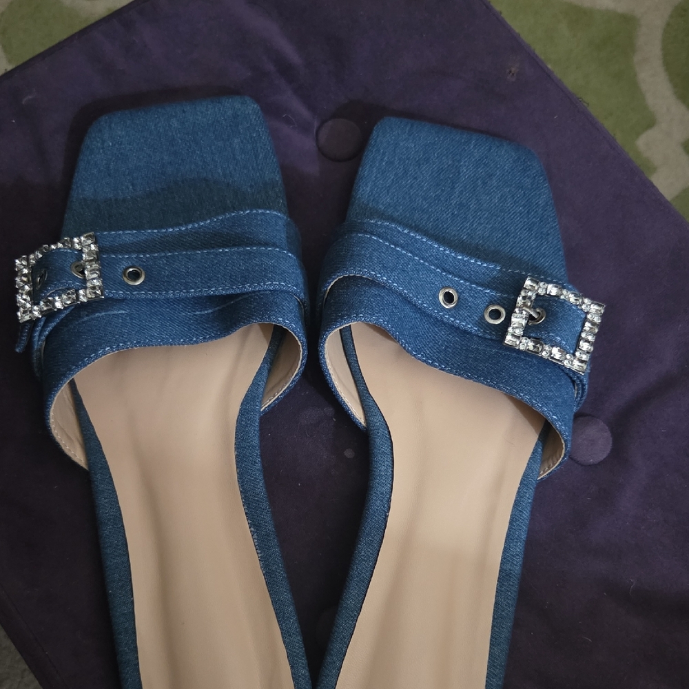 Source Unknown Blue Sandals with Rhinestone Buckle